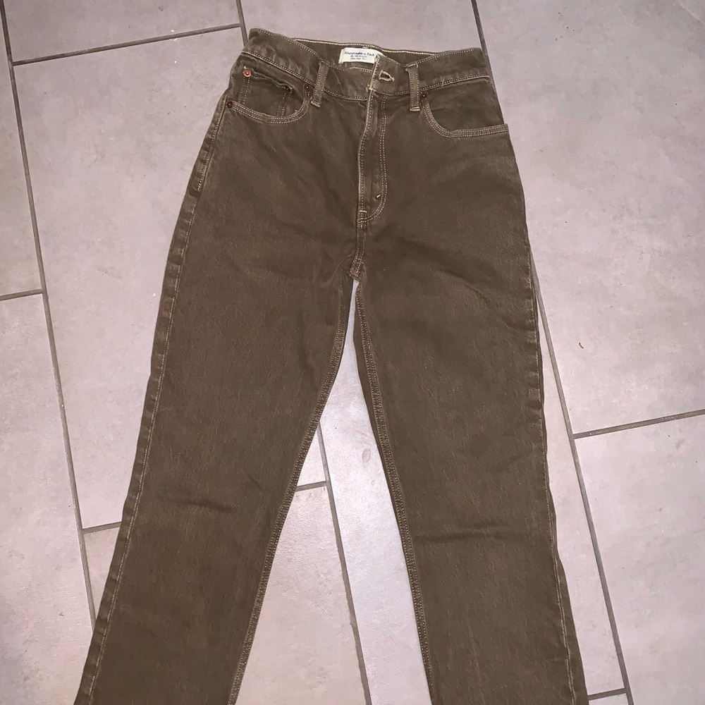 Abercrombie 90’s Straight Ultra High Rise Jeans